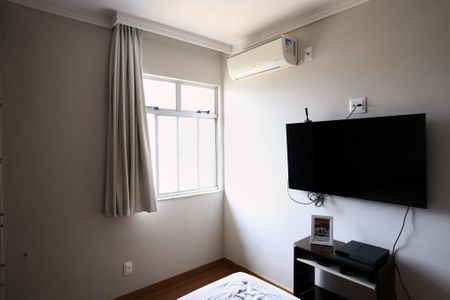 Apartamento à venda com 180m², 3 quartos e 2 vagasQuarto 2