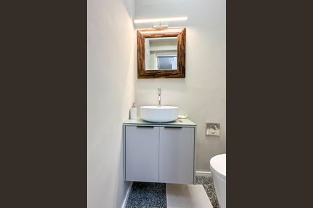 Apartamento à venda com 97m², 2 quartos e 1 vaga Apartamento à venda com 97m², 2 quartos e 1 vagaLavabo
