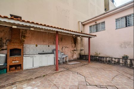Casa para alugar com 250m², 2 quartos e 2 vagas Casa para alugar com 250m², 2 quartos e 2 vagasQuintal