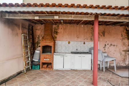 Casa para alugar com 250m², 2 quartos e 2 vagas Casa para alugar com 250m², 2 quartos e 2 vagasÁrea comum - Churrasqueira