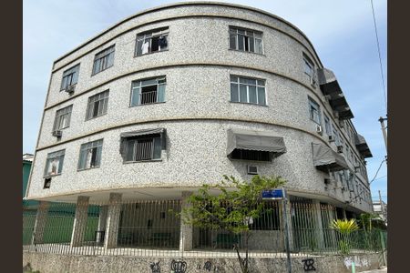 Apartamento à venda com 80m², 2 quartos e 1 vagaFachada