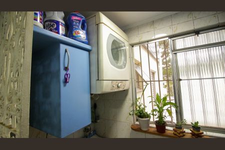 Apartamento à venda com 60m², 3 quartos e 1 vagaÁrea de Serviço