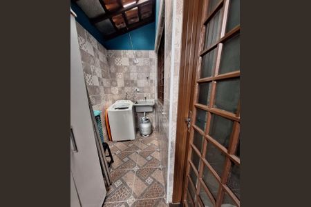 Casa à venda com 90m², 3 quartos e 2 vagas Casa à venda com 90m², 3 quartos e 2 vagasÁrea de Serviço