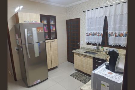 Casa à venda com 90m², 3 quartos e 2 vagas Casa à venda com 90m², 3 quartos e 2 vagasCozinha