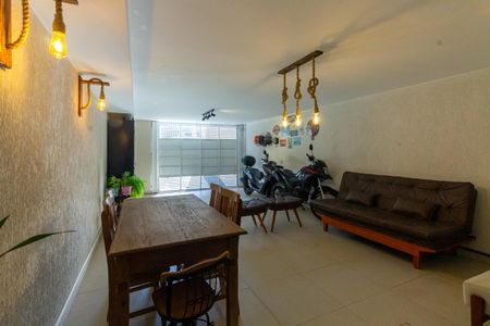 Casa à venda com 125m², 2 quartos e 4 vagasGaragem e Área de Serviço