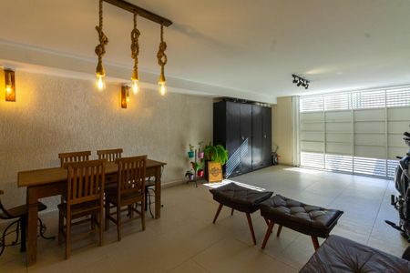 Casa à venda com 125m², 2 quartos e 4 vagasGaragem e Área de Serviço