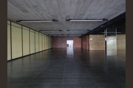 Apartamento à venda com 370m², 5 quartos e 4 vagasÁrea comum - Salão de festas