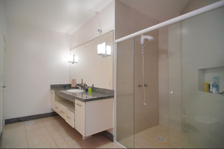 Casa à venda com 295m², 3 quartos e 3 vagasBanheiro