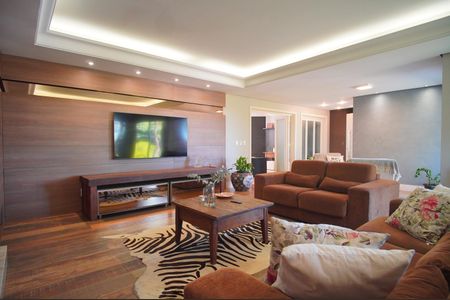 Casa à venda com 295m², 3 quartos e 3 vagasSala