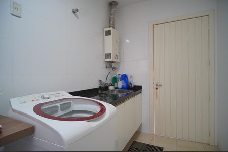 Casa à venda com 295m², 3 quartos e 3 vagasÁrea de Serviço