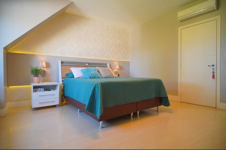 Casa à venda com 295m², 3 quartos e 3 vagasSuíte