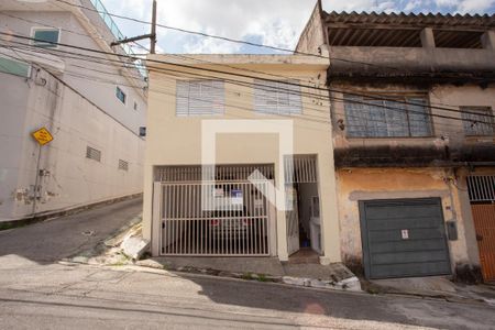 Casa à venda com 40m², 1 quarto e sem vaga Casa à venda com 40m², 1 quarto e sem vagaFachada