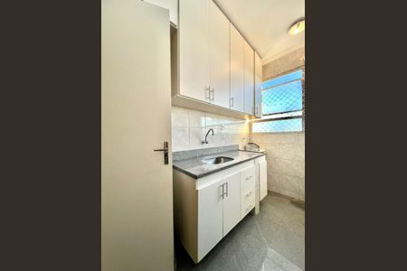 Apartamento à venda com 150m², 3 quartos e 1 vaga Apartamento à venda com 150m², 3 quartos e 1 vagaCozinha e Área de Serviço