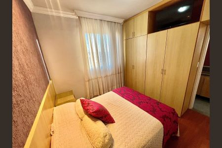 Apartamento à venda com 150m², 3 quartos e 1 vaga Apartamento à venda com 150m², 3 quartos e 1 vagaQuarto 2