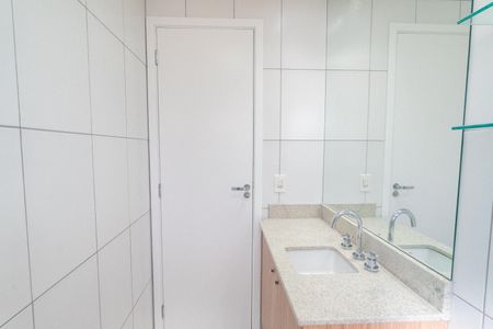 Apartamento à venda com 65m², 2 quartos e 2 vagas Apartamento à venda com 65m², 2 quartos e 2 vagasBanheiro da Suíte