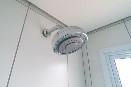 Apartamento à venda com 65m², 2 quartos e 2 vagas Apartamento à venda com 65m², 2 quartos e 2 vagasBanheiro da Suíte Detalhe