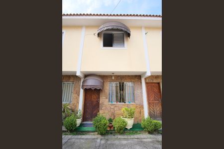 Casa de condomínio à venda com 71m², 2 quartos e 1 vagaFachada