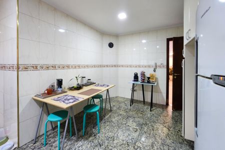 Casa à venda com 160m², 3 quartos e 2 vagas Casa à venda com 160m², 3 quartos e 2 vagasCozinha