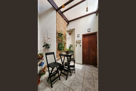 Casa à venda com 160m², 3 quartos e 2 vagas Casa à venda com 160m², 3 quartos e 2 vagasÁrea Privativa