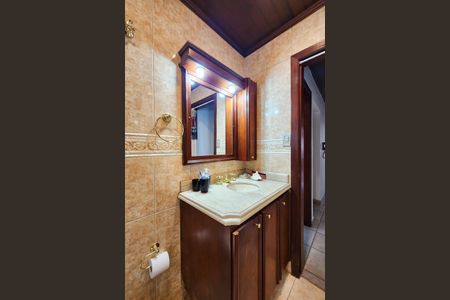 Casa à venda com 160m², 3 quartos e 2 vagas Casa à venda com 160m², 3 quartos e 2 vagasBanheiro Social