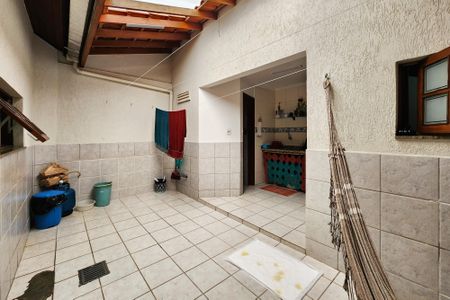 Casa à venda com 160m², 3 quartos e 2 vagas Casa à venda com 160m², 3 quartos e 2 vagasÁrea Privativa