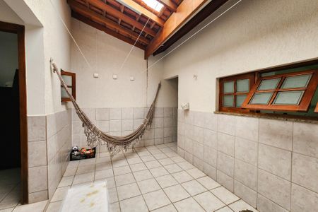 Casa à venda com 160m², 3 quartos e 2 vagas Casa à venda com 160m², 3 quartos e 2 vagasÁrea Privativa