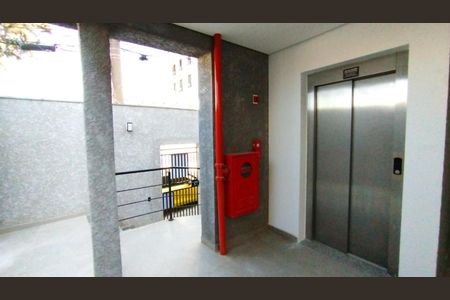 Apartamento à venda com 37m², 2 quartos e sem vagaÁrea comum