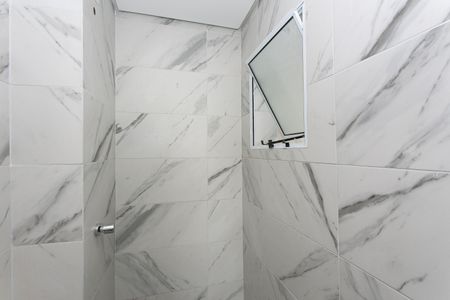 Apartamento à venda com 37m², 2 quartos e sem vaga Apartamento à venda com 37m², 2 quartos e sem vagaBanheiro