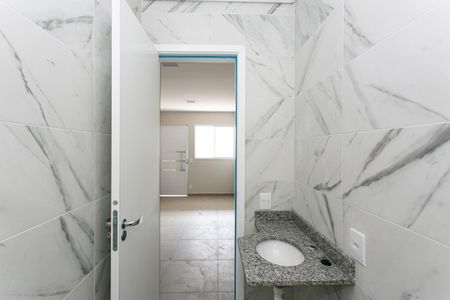 Apartamento à venda com 37m², 2 quartos e sem vaga Apartamento à venda com 37m², 2 quartos e sem vagaBanheiro