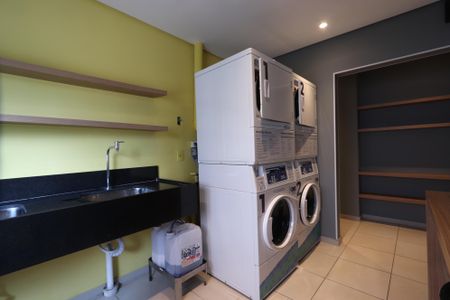 Apartamento para alugar com 45m², 2 quartos e 1 vagaÁrea comum - Lavanderia Coletiva
