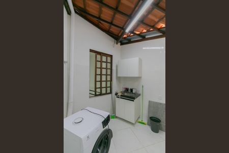 Casa à venda com 74m², 2 quartos e 1 vaga Casa à venda com 74m², 2 quartos e 1 vagaÁrea de Serviço