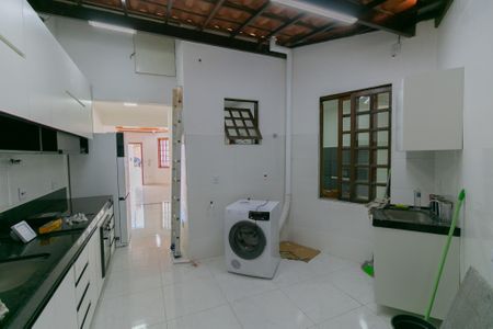 Casa à venda com 74m², 2 quartos e 1 vaga Casa à venda com 74m², 2 quartos e 1 vagaÁrea de Serviço