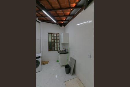 Casa à venda com 74m², 2 quartos e 1 vaga Casa à venda com 74m², 2 quartos e 1 vagaÁrea de Serviço