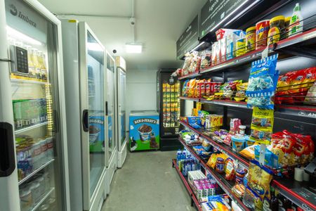 Apartamento à venda com 74m², 3 quartos e 2 vagasÁrea comum - Mercado