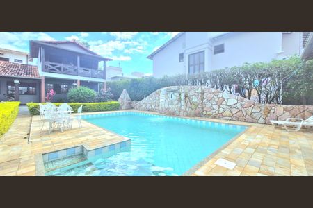 Casa de condomínio à venda com 860m², 5 quartos e 4 vagas Casa de condomínio à venda com 860m², 5 quartos e 4 vagasÁrea comum - Piscina