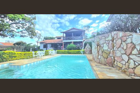 Casa de condomínio à venda com 860m², 5 quartos e 4 vagas Casa de condomínio à venda com 860m², 5 quartos e 4 vagasÁrea comum - Piscina