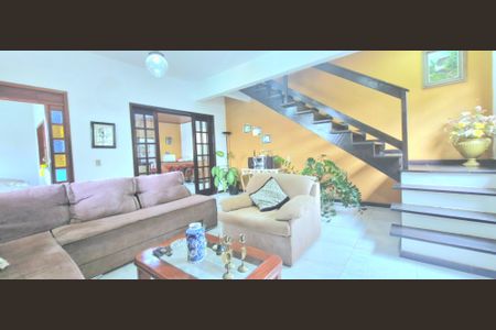 Casa de condomínio à venda com 860m², 5 quartos e 4 vagas Casa de condomínio à venda com 860m², 5 quartos e 4 vagasSala