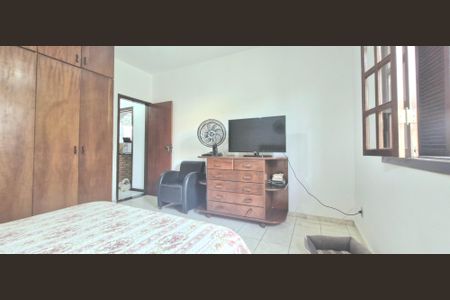 Casa de condomínio à venda com 860m², 5 quartos e 4 vagas Casa de condomínio à venda com 860m², 5 quartos e 4 vagasQuarto 2