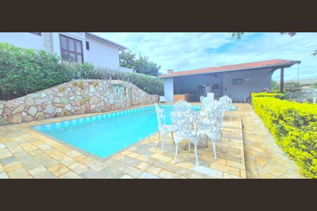 Casa de condomínio à venda com 860m², 5 quartos e 4 vagas Casa de condomínio à venda com 860m², 5 quartos e 4 vagasPiscina