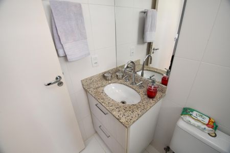 Apartamento à venda com 137m², 3 quartos e 3 vagasBanheiro da Suíte 2