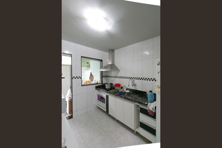 Casa à venda com 156m², 3 quartos e 2 vagas Casa à venda com 156m², 3 quartos e 2 vagasCozinha