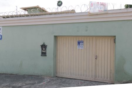 Casa à venda com 156m², 3 quartos e 2 vagas Casa à venda com 156m², 3 quartos e 2 vagasPlaquinha