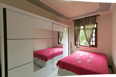 Casa à venda com 156m², 3 quartos e 2 vagas Casa à venda com 156m², 3 quartos e 2 vagasSuíte