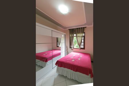 Casa à venda com 156m², 3 quartos e 2 vagas Casa à venda com 156m², 3 quartos e 2 vagasSuíte