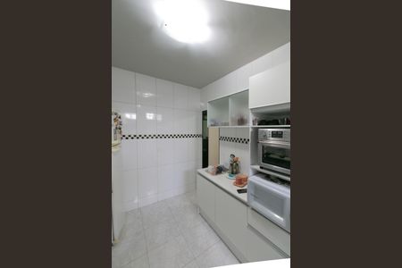 Casa à venda com 156m², 3 quartos e 2 vagas Casa à venda com 156m², 3 quartos e 2 vagasCozinha