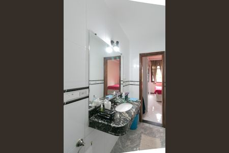 Casa à venda com 156m², 3 quartos e 2 vagas Casa à venda com 156m², 3 quartos e 2 vagasBanheiro Suite