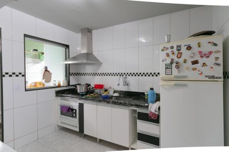 Casa à venda com 156m², 3 quartos e 2 vagas Casa à venda com 156m², 3 quartos e 2 vagasCozinha