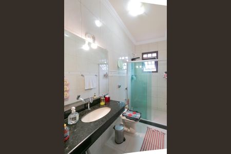 Casa à venda com 156m², 3 quartos e 2 vagas Casa à venda com 156m², 3 quartos e 2 vagasBanheiro Social