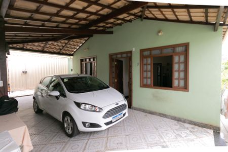 Casa à venda com 156m², 3 quartos e 2 vagas Casa à venda com 156m², 3 quartos e 2 vagasGaragem