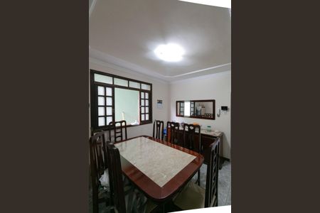 Casa à venda com 156m², 3 quartos e 2 vagas Casa à venda com 156m², 3 quartos e 2 vagasCopa